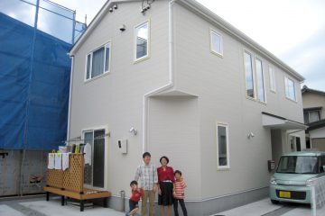 市街地を賢く住む ２階リビングの子育て住宅